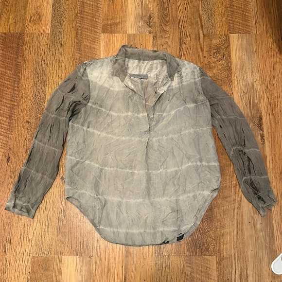 Raquel Allegra Grey Crinkle Striped V-Neck Long Sleeve Blouse FF - Picture 1 of 4